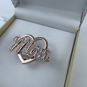 'Mom' Heart Pendant